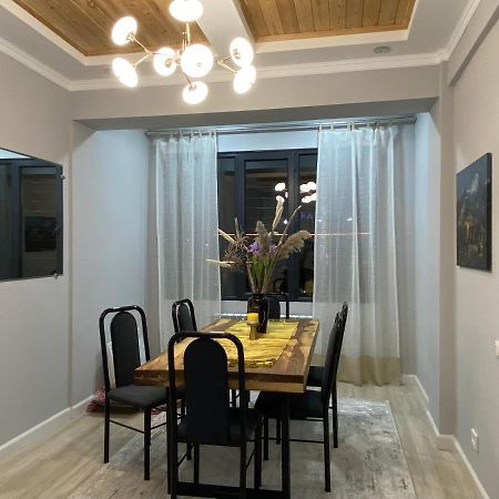 Bird'S Nest - Apartment In Downtown Karakol Exterior foto